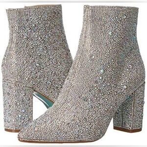 Betsey Johnson Cady Rhinestone Sparkling Silver Ankle Booties size 9
